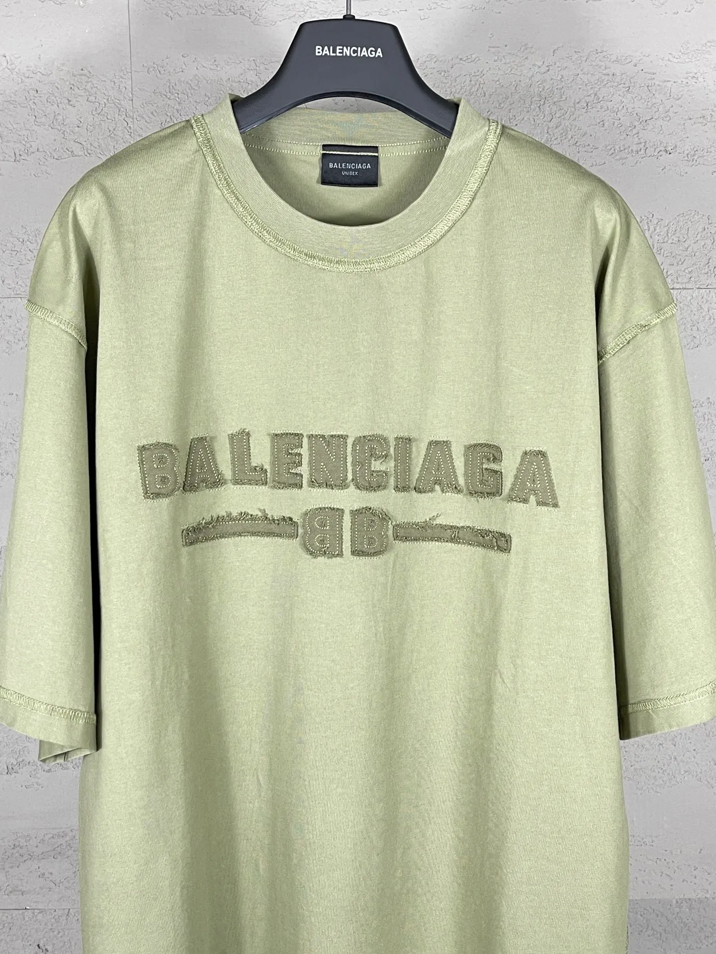 【 . Quality】BALENCI*GA/ #2025New Arrival LOGO T ， ， ， ZP 、 260 ， . ， 。 。Classic LOGO 。 。 , OS . Same Style ：BL 253639 ： ， ，Green Size：XS S M L
